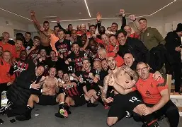 体育赛事-关于AC米兰客场不敌热那亚，欧冠席位岌岌可危的信息